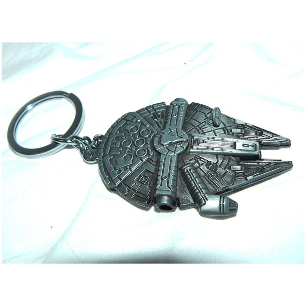 Star Wars Millenium Falcon Metal Detailed Keychain Key Chain, NWOT